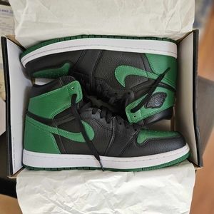 Air Jordan 1 mismatched size